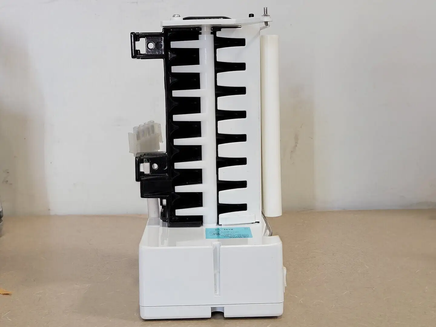 Refrigerator Ice Maker 5303918344