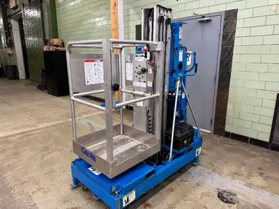 2000 Genie IWP20 Man Lift