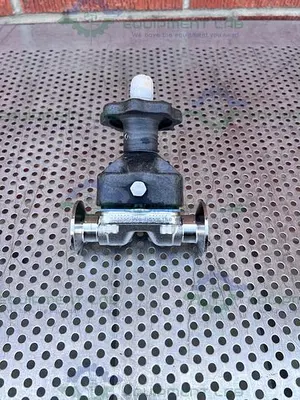 USED ITT PURE FLO 1-316L-RA15MAX-CWP150 DIAPHRAGM VALVE W/ 1" SANITARY FITTING