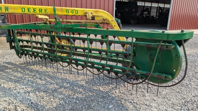 USED JOHN DEERE 640