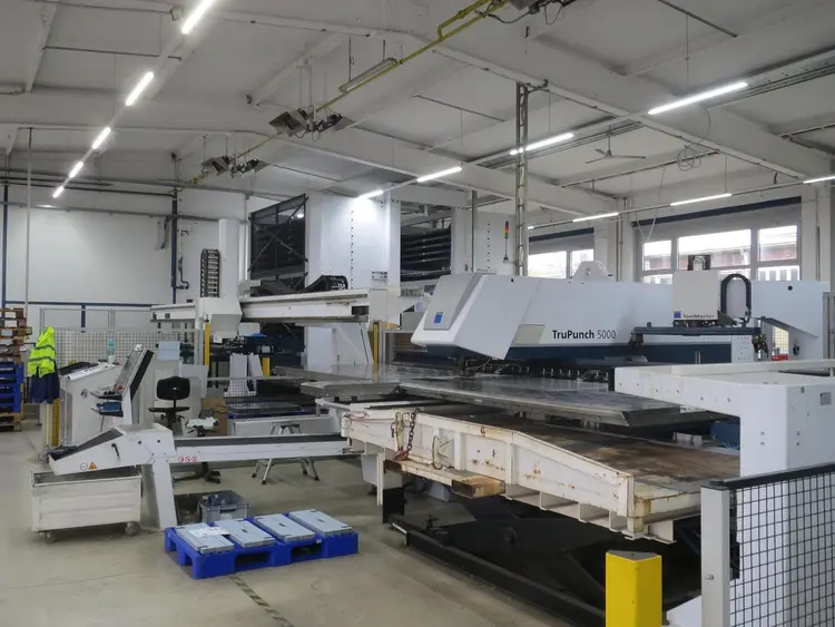 Used 2010 TRUMPF TRUPUNCH 5000 Turret Punches DE | UCY Industrial GmbH #441001