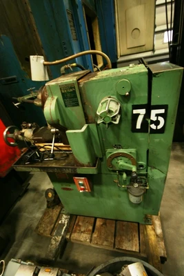 Oliver Model 600 Tool Grinder with Auto Feed, 9″ Chuck
