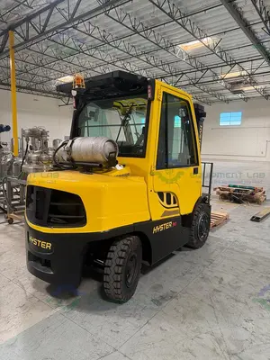 USED HYSTER H90FT FORKLIFT 9000 LBS CAPACITY 3 STAGE MAST W/ HEATING AND AC MFG 21