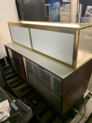 174-0183 Spartan Showcase CPR-6 70” Self Contained Full Service Display Case