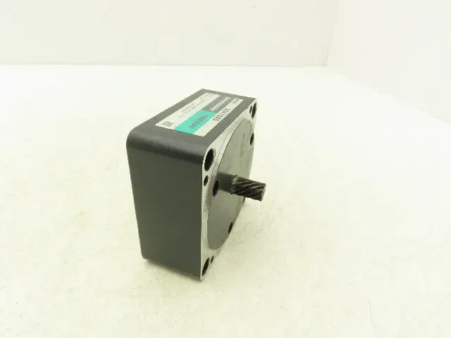 Oriental Motor 5GE10XS Gear Head Reducer 10:1 Ratio Pinion Shaft