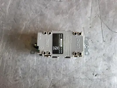 NEW HUBBELL GFTRST20