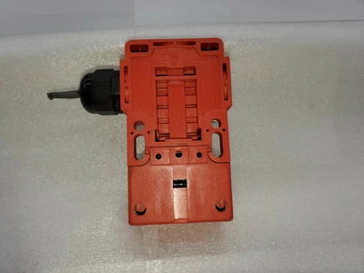 USED SCIENTIFIC ELECTRIC T5009 Universal Toungue-Operated Safety Interlock