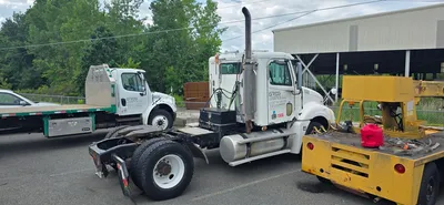 Used 2006 FREIGHTLINER COLUMBIA 120 Tractors & Trailers New York US | GBL Receivership Estate #1364424