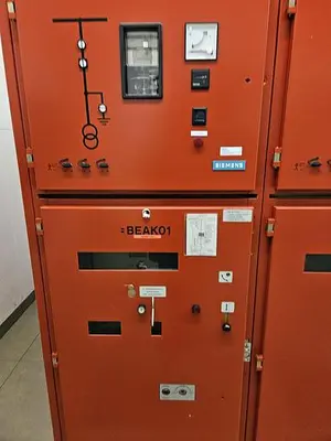 USED 1993 SIEMENS 88J20  10 KV SWITCHGEAR