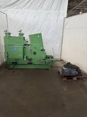 8,000 LB X 18" X .187" REGAL COIL CRADLE & STRAIGHTENER. STOCK #1227024