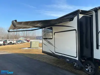 USED 2019 VENTURE SPORTTREK TOURING 336 VRK