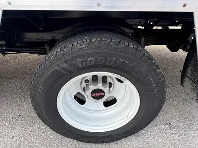 Used 2019 GMC SAVANA CUTAWAY Box trucks Florida US | Truck and Van Outlet #1509156