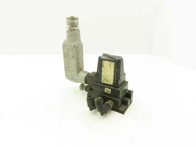 Parker GG20025B01M05 Pneumatic Solenoid Control Valve 120V 1/4" NPT