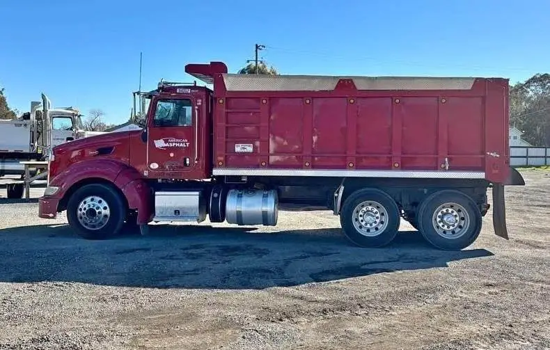USED 2012 PETERBILT 386
