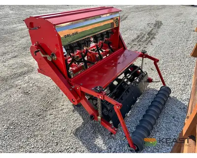 Used TAR RIVER _UNKNOWN_ Food Plot Seeders Iowa US | Keast Enterprises #1360509