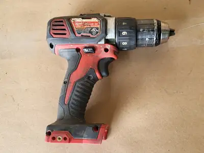 USED MILWAUKEE 2821-20