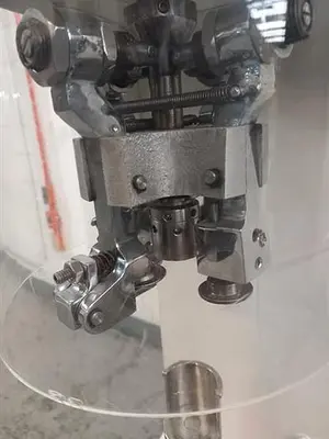 De Vecchi semiautomatic  pilfer proof capper