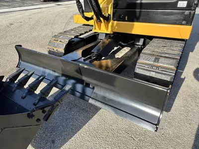 New | in-Stock 2025 CATERPILLAR 305.5E2 CR Crawler Excavators - Mini Florida US | Truck and Van Outlet #1509253