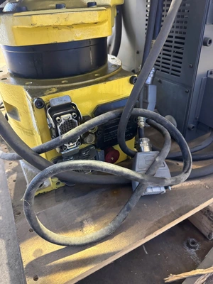 2007 FANUC M6iB/2HS 6 Axis Robots | K.B. Industries LLC (9)