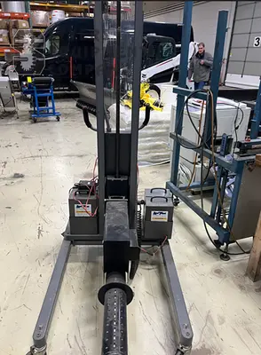 LIFT-TRAC _UNKNOWN_ ROLL LIFT | Styers Equipment Company (2)