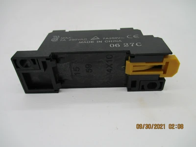 NEW Omron PYF08A-E