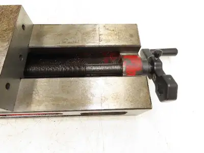 Super-Lock 6" Machine Vise 7.5" opening