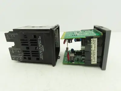 Honeywell UDC2500 Digital Temperature Controller DC2501-E0-0L00-200-00000-00-0
