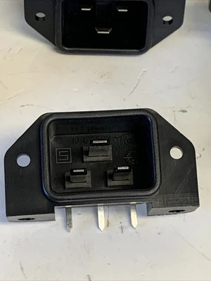 NEW 1601 16A, 250V  BLACK (LOT OF 25) FAST SHIPPING!