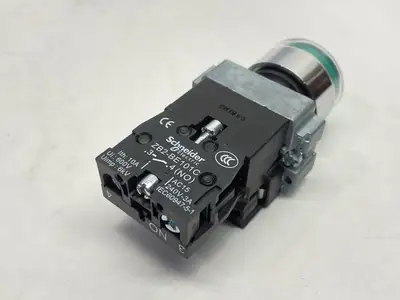 USED SCHNEIDER ELECTRIC METAL SERIES ILLUMINATED PUSHBUTTON GREEN 24V