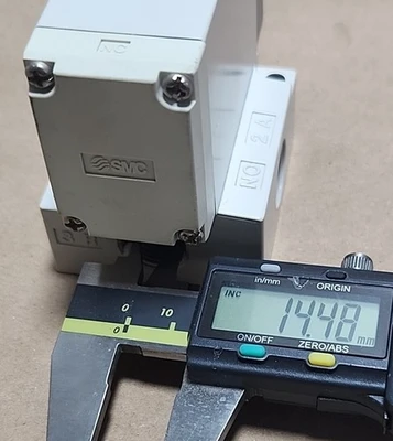 NEW SMC VP544-5DZ1-03A