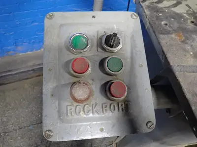 USED ROCKPORT MACHINE AND TOOL MV250180ADRDW