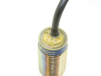 Telemecanique XS1N18PC410 Inductive Proximity Switch 18MM Barrel