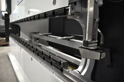 USED LVD PPEC 220 TON X 4200 MM CNC