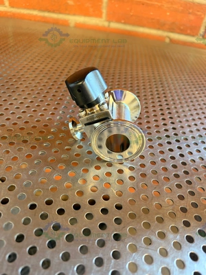 Used AQUASYN 6155535 DIAPHRAGM VALVE W/ 1" SANITARY FITTING TO 1/2" SANITARY FITTING Valves/Fittings California US | Equipment Lab #1506524