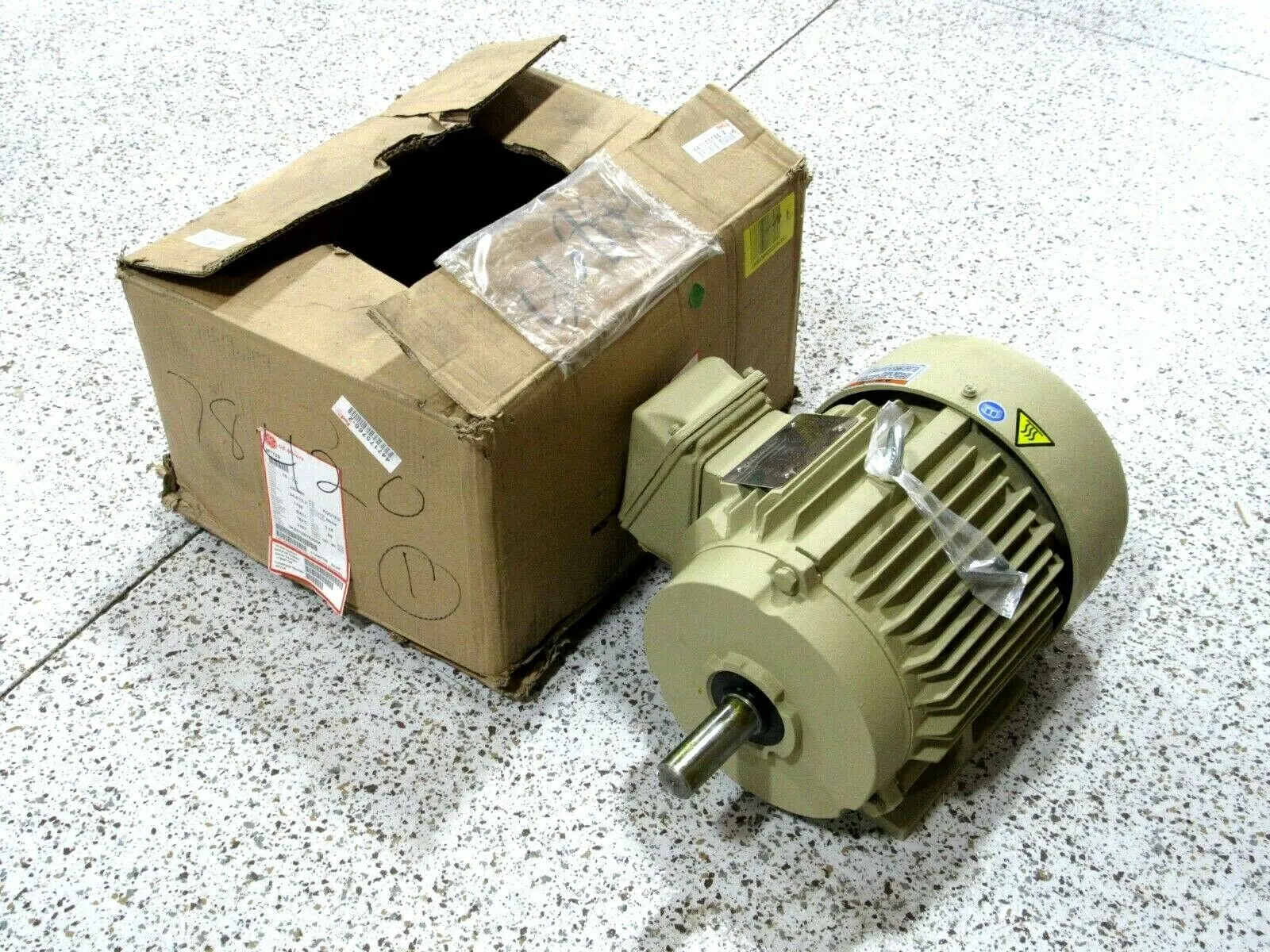 NEW GE MOTORS M7729 MOTOR 10HP 230/460V 1-3/8" DIA. 1760RPM 5KS215STE205A