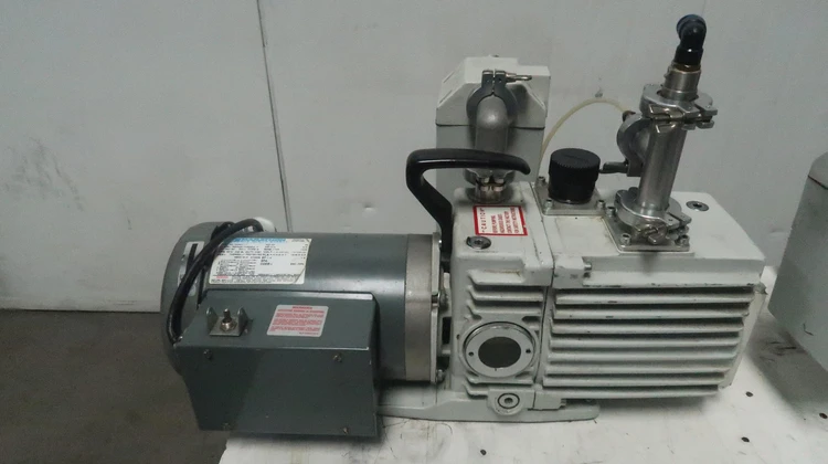 Used LEYBOLD TRIVAC _UNKNOWN_ Vacuum Pumps | OCO Industrial #1633781