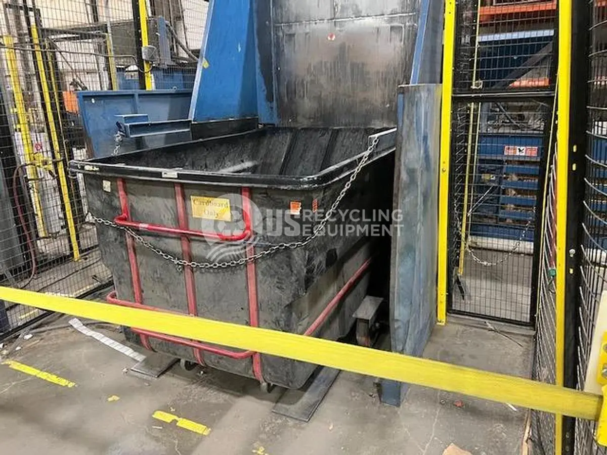 Unknown Manufacturer: Used Dumper for 1.5 Rubbermaid Style Carts