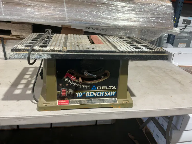 Used DELTA 10” BENCH TOP SAW Woodworking Table Saws Michigan US | Miedema Asset Management Group #1372203