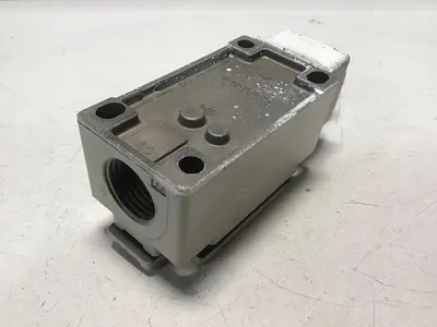 USED OMRON D4B-2171N