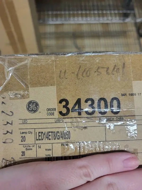 Box of 20 GE LED14ET8/G/4/850 LED Tubes 14W