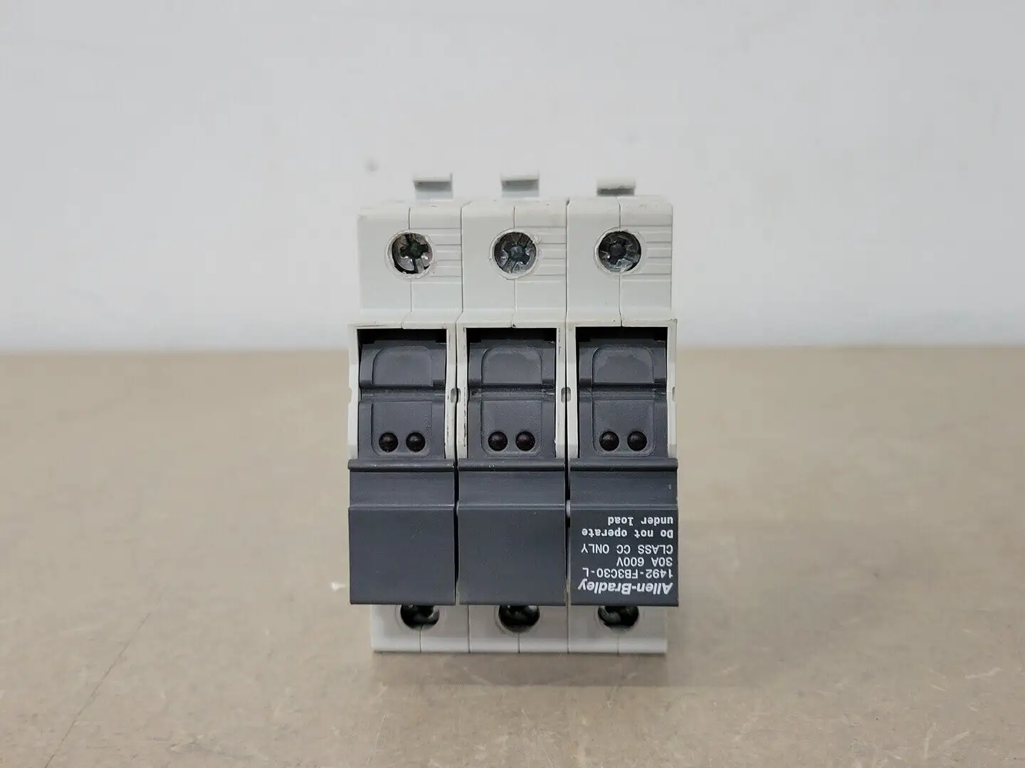 USED ALLEN-BRADLEY 1492-FB3C30-L