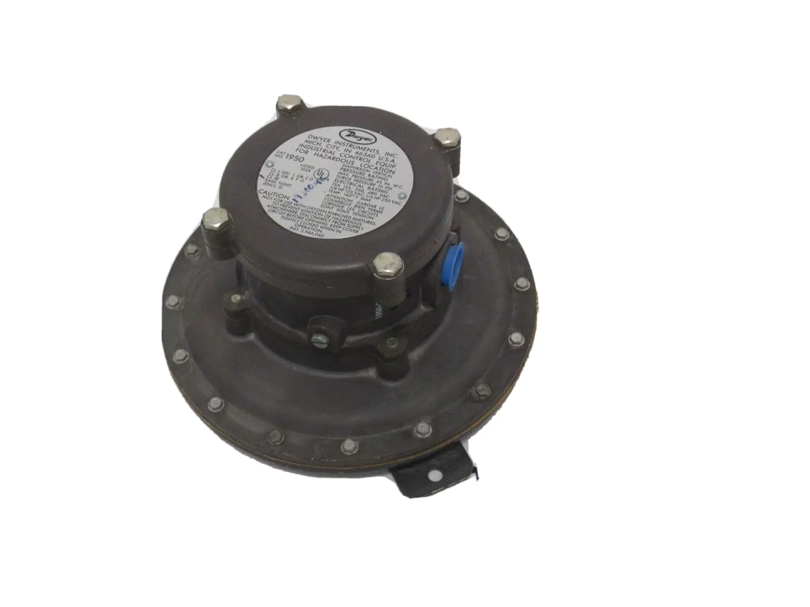 NEW DWYER 1950-04 PRESSURE SWITCH 195004