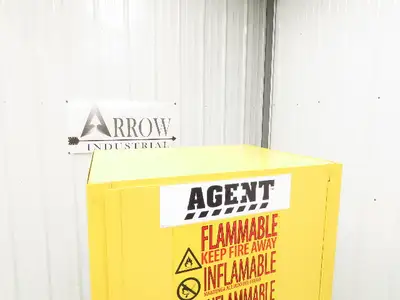 Used AGENT _UNKNOWN_ Biological Safety Cabinets Indiana US | Arrow Industrial #1367471