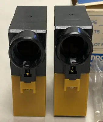 USED OMRON E3A2-10M4