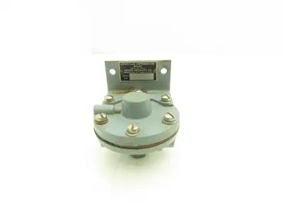 Moore Products 7135S5 62V 1/4" Pneumatic Constant Differential Relay