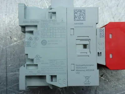 NEW ALLENBRADLEY 700SEF620EJC