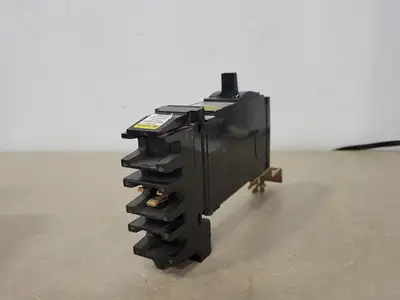 USED SQUARE D FH17015B