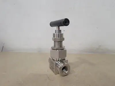 NEW SWAGELOK SS-6NBF4