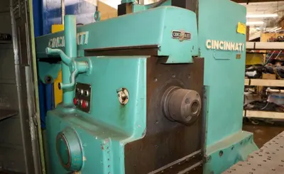 #3 X 72" X 18" CINCINNATI MODEL #330-18 VERCIPOWER HORIZONTAL MILLING MACHINE: YOBRO #24517