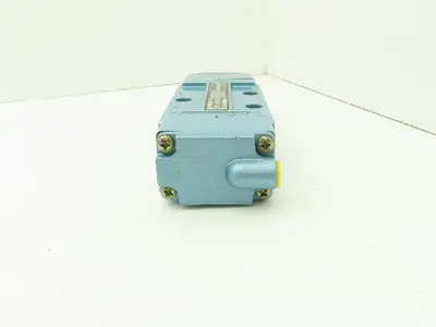 Honeywell Skinner S4AACHXX Pneumatic Directional Control Valve 5/2 Pos 150 PSI